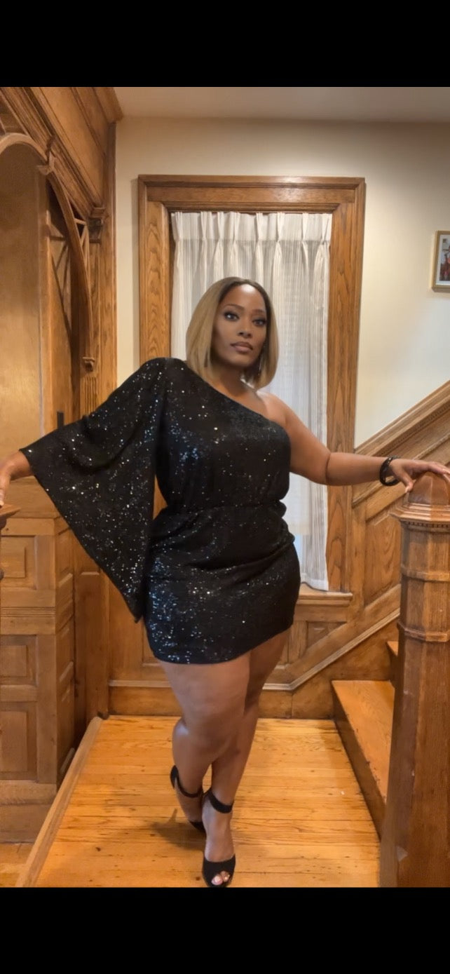 Grammy Plus-Size One-Shoulder Dress”
